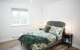 Stylish Pride Park Derby Apartment - Free Wifi, Parking